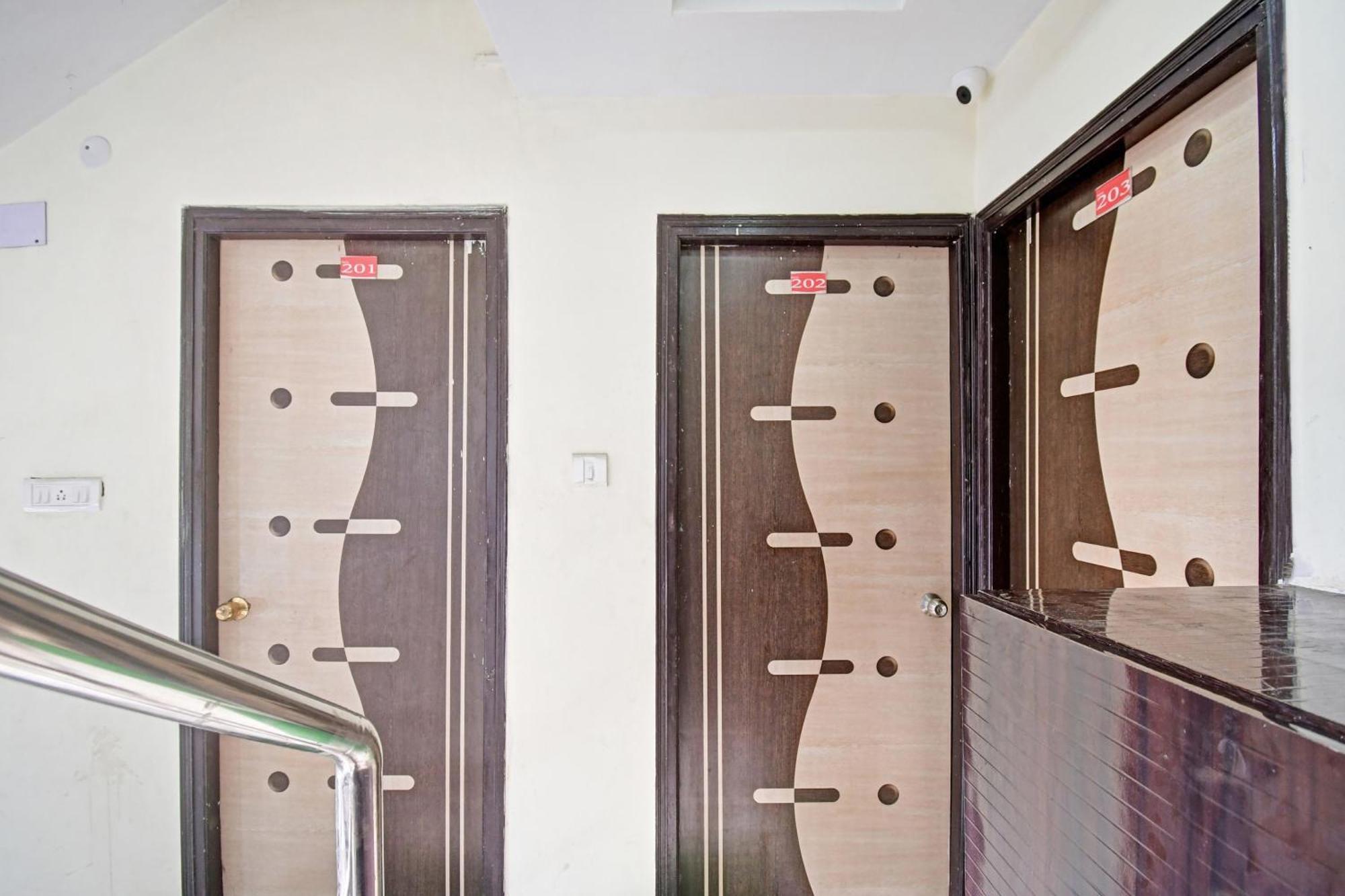 Hotel O New Aamaze Inn Near Acropolis Mall Calcutta Exteriör bild